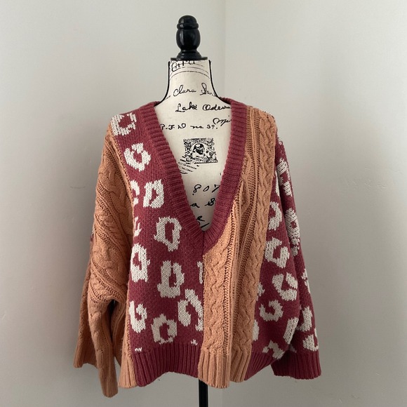 POL Anthropologie Leopard Print Cable Knit V Neck Sweater Burgundy Peach Sz L - Picture 3 of 10